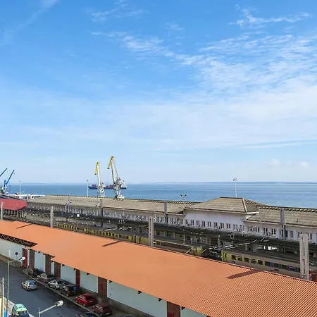 Апартаменты Apolonia 30 Guests Balconies Лиссабон